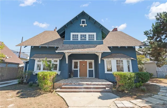 $1,199,999 | 1720 South Kingsley Drive, Los Angeles, CA 90006