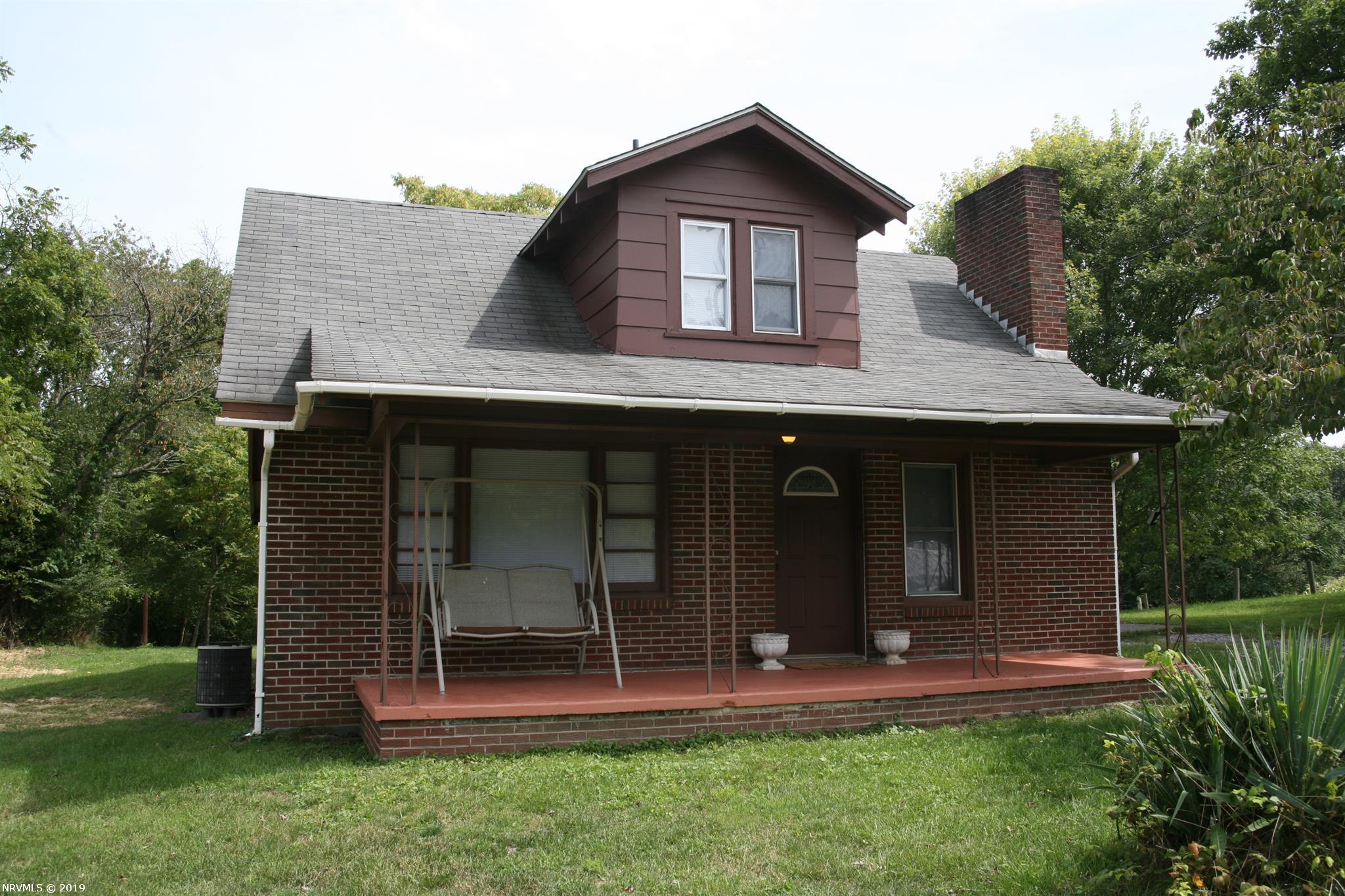 4983 Old Robinson Tract Road Pulaski, VA 24301 - Photo 1 of 19 Gallery Image 1