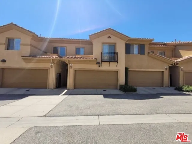 $575,000 | 1448 Patricia Avenue, Unit 204, Simi Valley, CA 93065