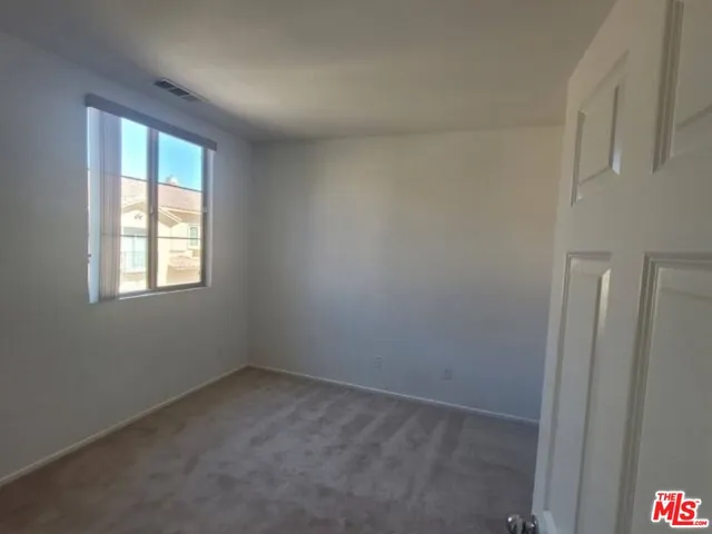 $575,000 | 1448 Patricia Avenue, Unit 204, Simi Valley, CA 93065