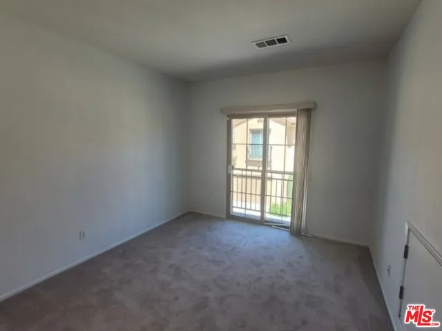 $575,000 | 1448 Patricia Avenue, Unit 204, Simi Valley, CA 93065