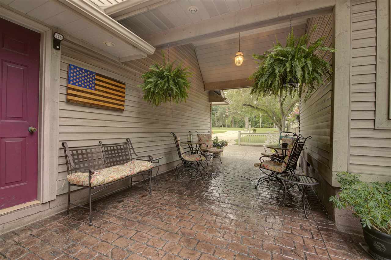 721 East River Road Flushing, MI 48433 - Photo 6 of 62