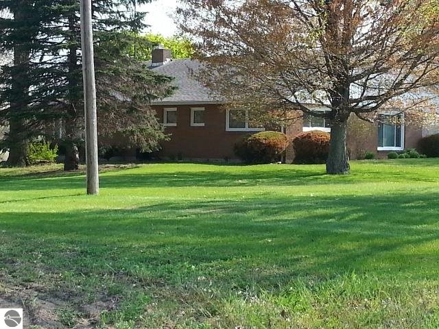 4766 Walton Road Mount Pleasant, MI 48858 - Photo 2 of 23 1781576-1.JPG