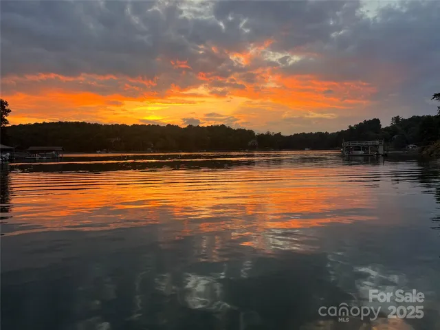 $334,000 | 1600 Lillians Point Court, Unit 33, Morganton, NC 28655