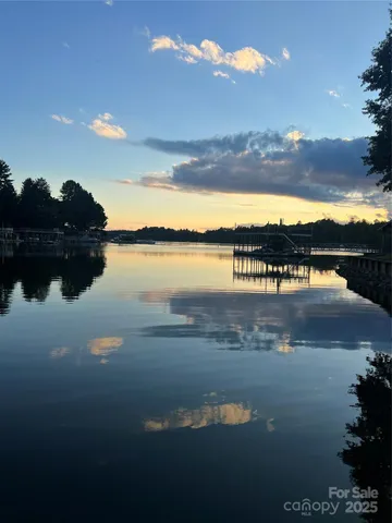 $334,000 | 1600 Lillians Point Court, Unit 33, Morganton, NC 28655