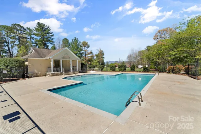 $334,000 | 1600 Lillians Point Court, Unit 33, Morganton, NC 28655