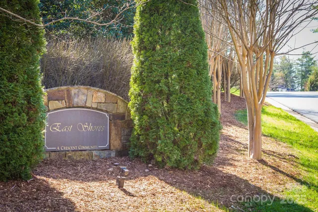 $334,000 | 1600 Lillians Point Court, Unit 33, Morganton, NC 28655