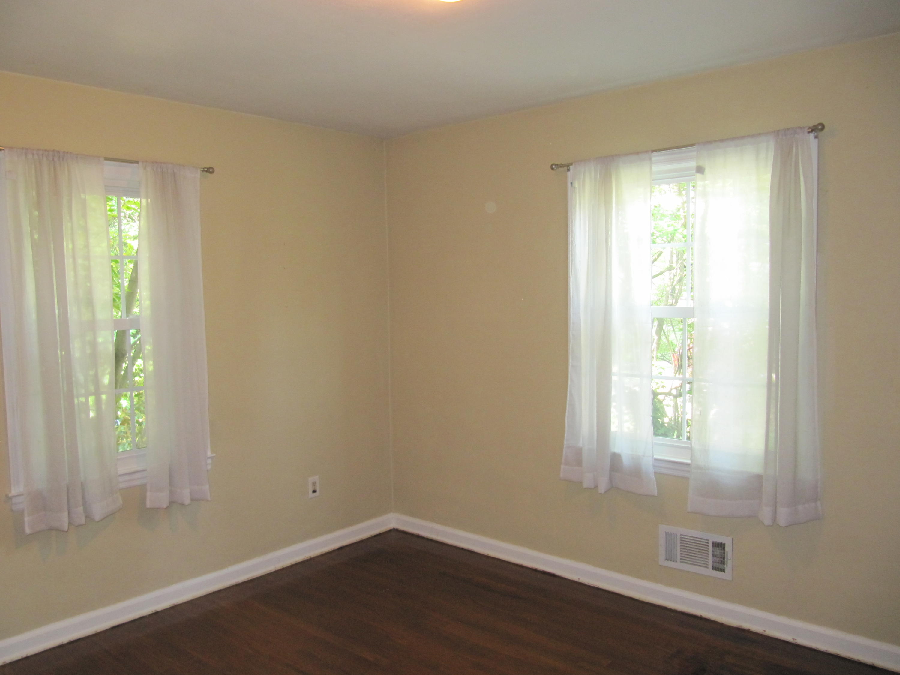 1906 Sheffield Road Southwest Roanoke, VA 24015 - Photo 14 of 21 IMG_2798
