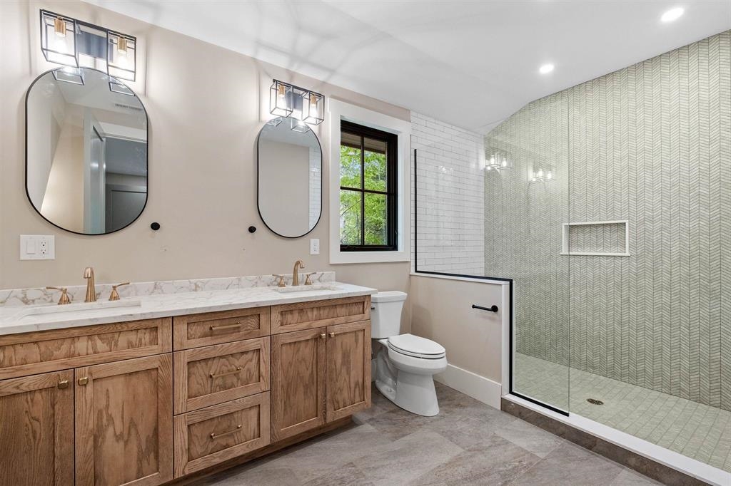 211 South Peak Road Lincoln, NH 03251 - Photo 6 of 10 Gallery Image 6