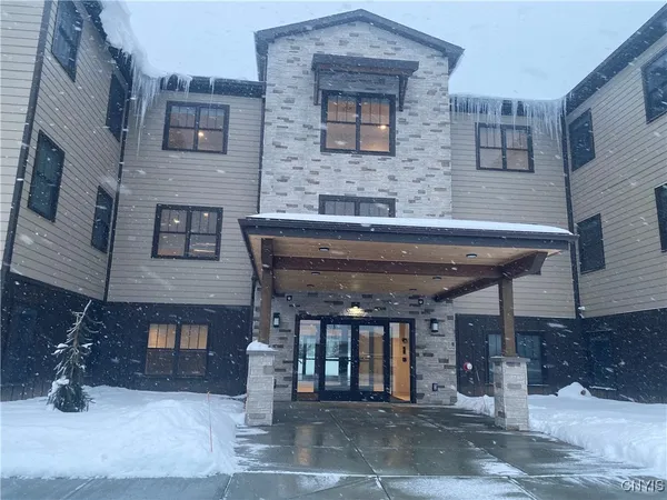 $1,700 | 4597 State Route 31, Clay, NY 13041