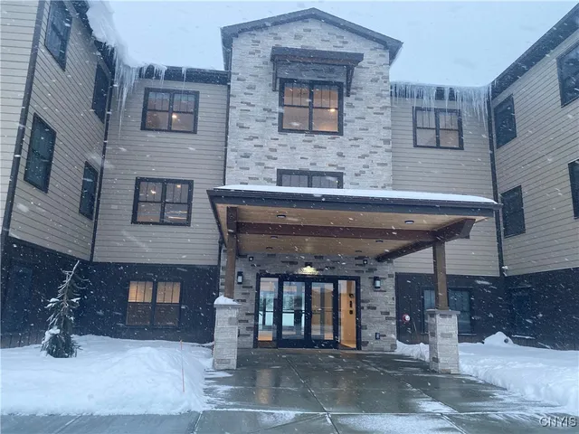 $1,800 | 4597 State Route 31, Clay, NY 13041