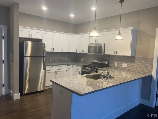 $1,700 | 4597 State Route 31, Clay, NY 13041