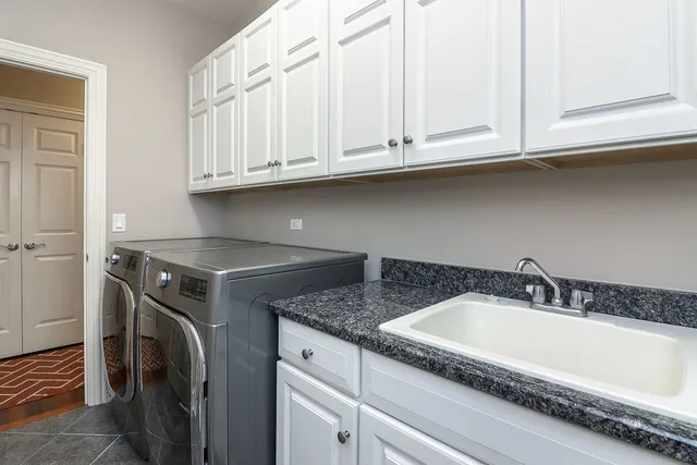 $629,900 | 1208 Connamara Court, Westmont, IL 60559