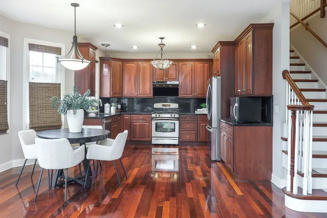 $629,900 | 1208 Connamara Court, Westmont, IL 60559