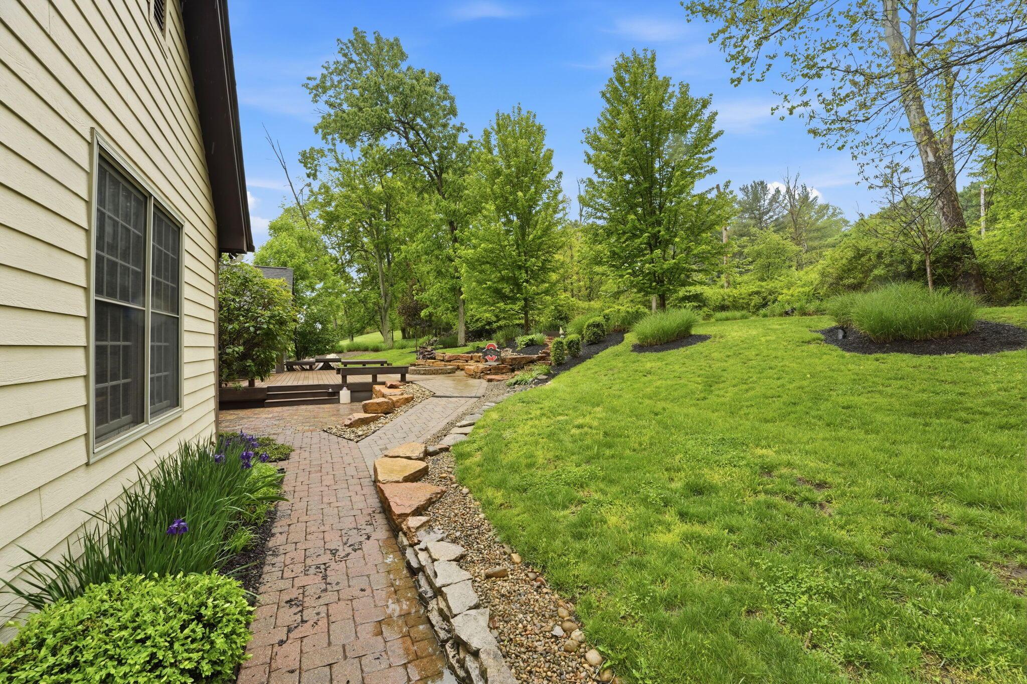 1159 Stone Run Lancaster, OH 43130 - Photo 49 of 53 Perennial Gardens.