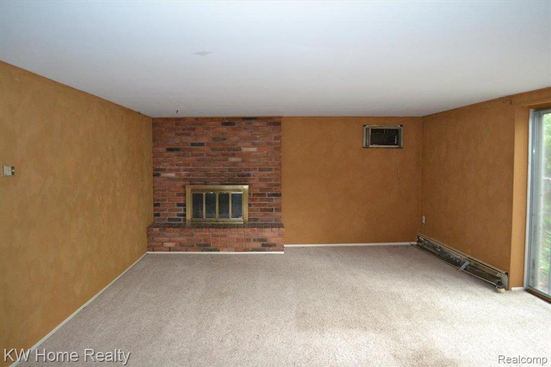 2513 Worcester Road West Bloomfield, MI 48323 - Photo 5 of 5 DSC_1398 (Medium).JPG