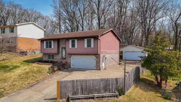 $244,900 | 1210 Char-Lee Drive, Evansville, IN 47712