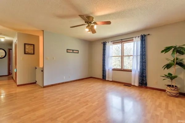 $244,900 | 1210 Char-Lee Drive, Evansville, IN 47712