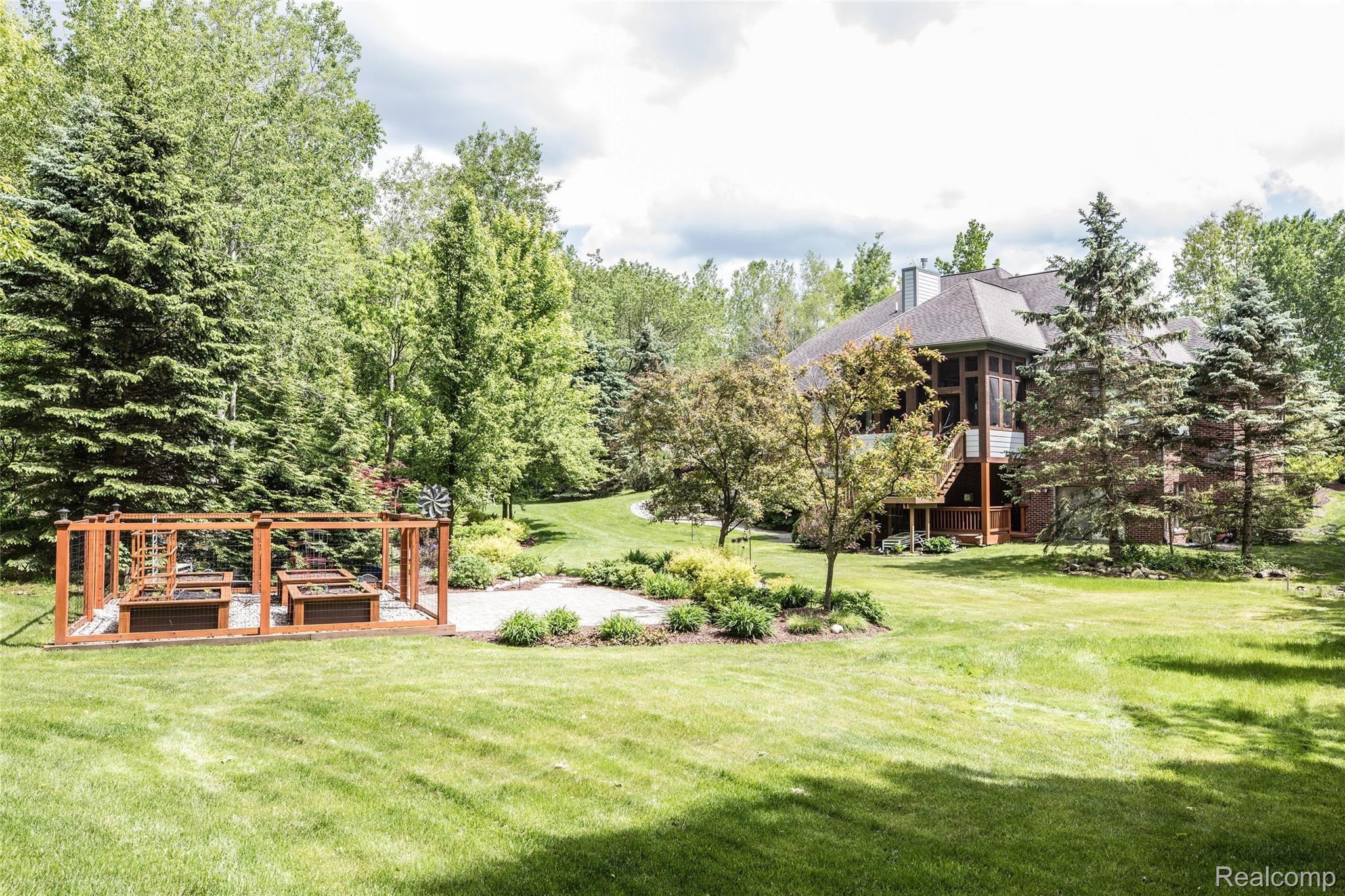 5542 Clarkston Road Clarkston, MI 48348 - Photo 66 of 85 GARDEN AND REARVIEW