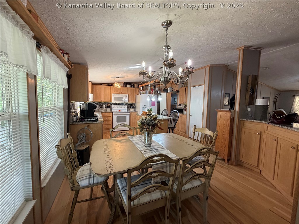 2495 Ripley Road Point Pleasant, WV 25550 - Photo 13 of 34 Dining area
