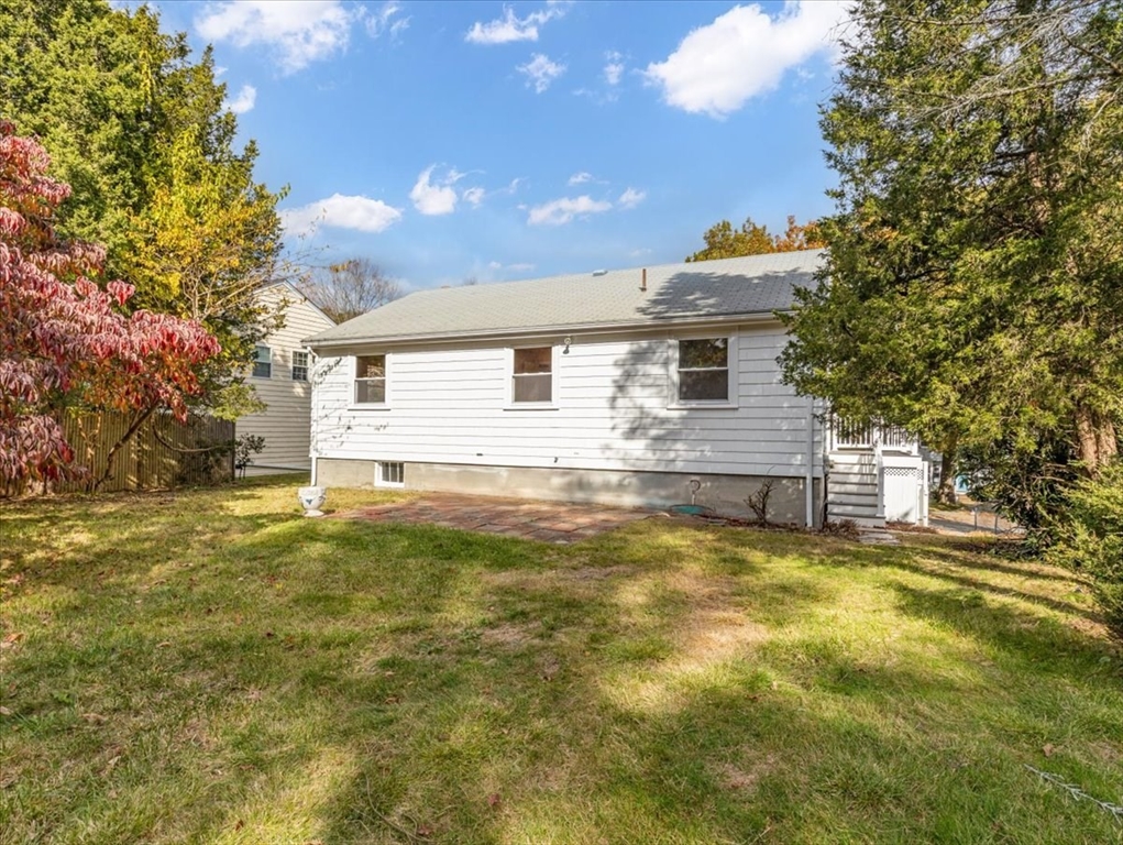 187 Vincent Road Dedham, MA 02026 - Photo 28 of 38 Gallery Image 28