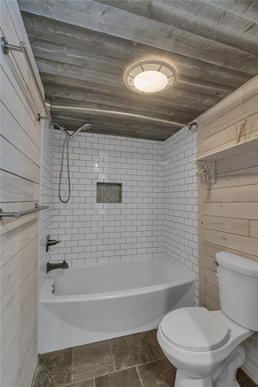 143 Inman Drive New Brighton, PA 15066 - Photo 21 of 29 a bathroom with a toilet and a bath tub