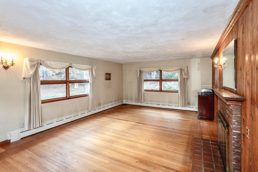 145 Honey Pot Road Westfield, MA 01085 - Photo 9 of 42 Gallery Image 9