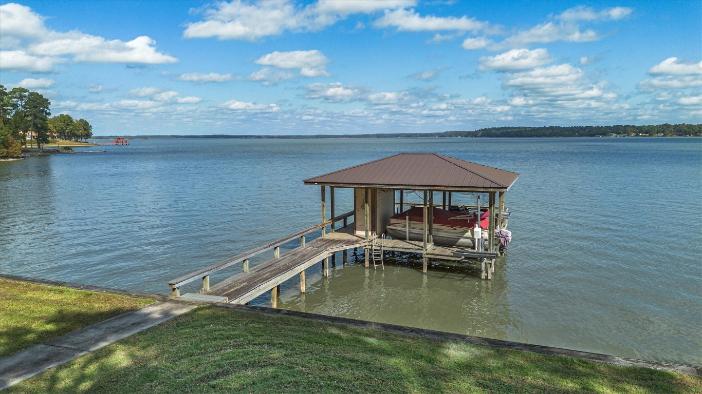 191 Beth Circle Huntsville, TX 77320 - Photo 42 of 50 a view of a terrace with chairs