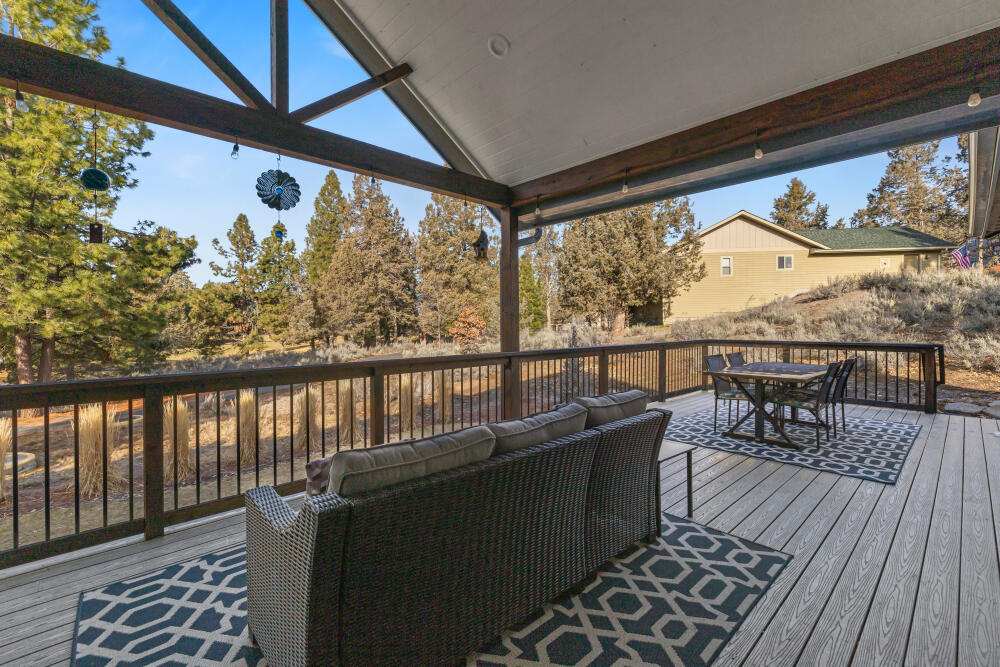 9536 Kestrel Road Klamath Falls, OR 97601 - Photo 18 of 78