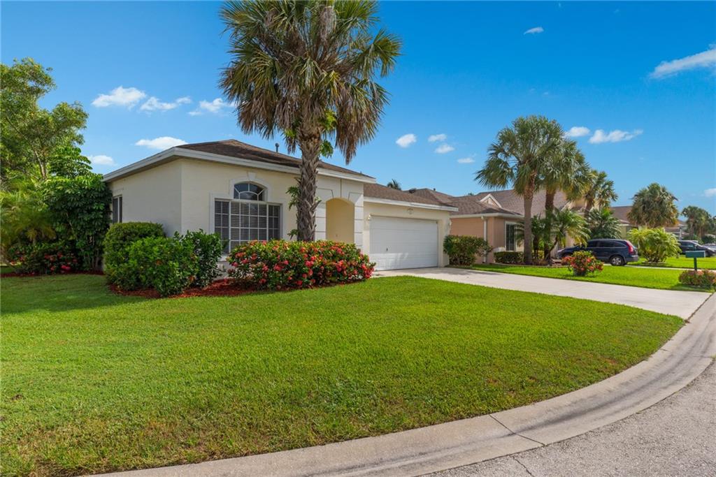 2509 Southeast Springtree Place Stuart, FL 34997 - Photo 2 of 18 Gallery Image 2