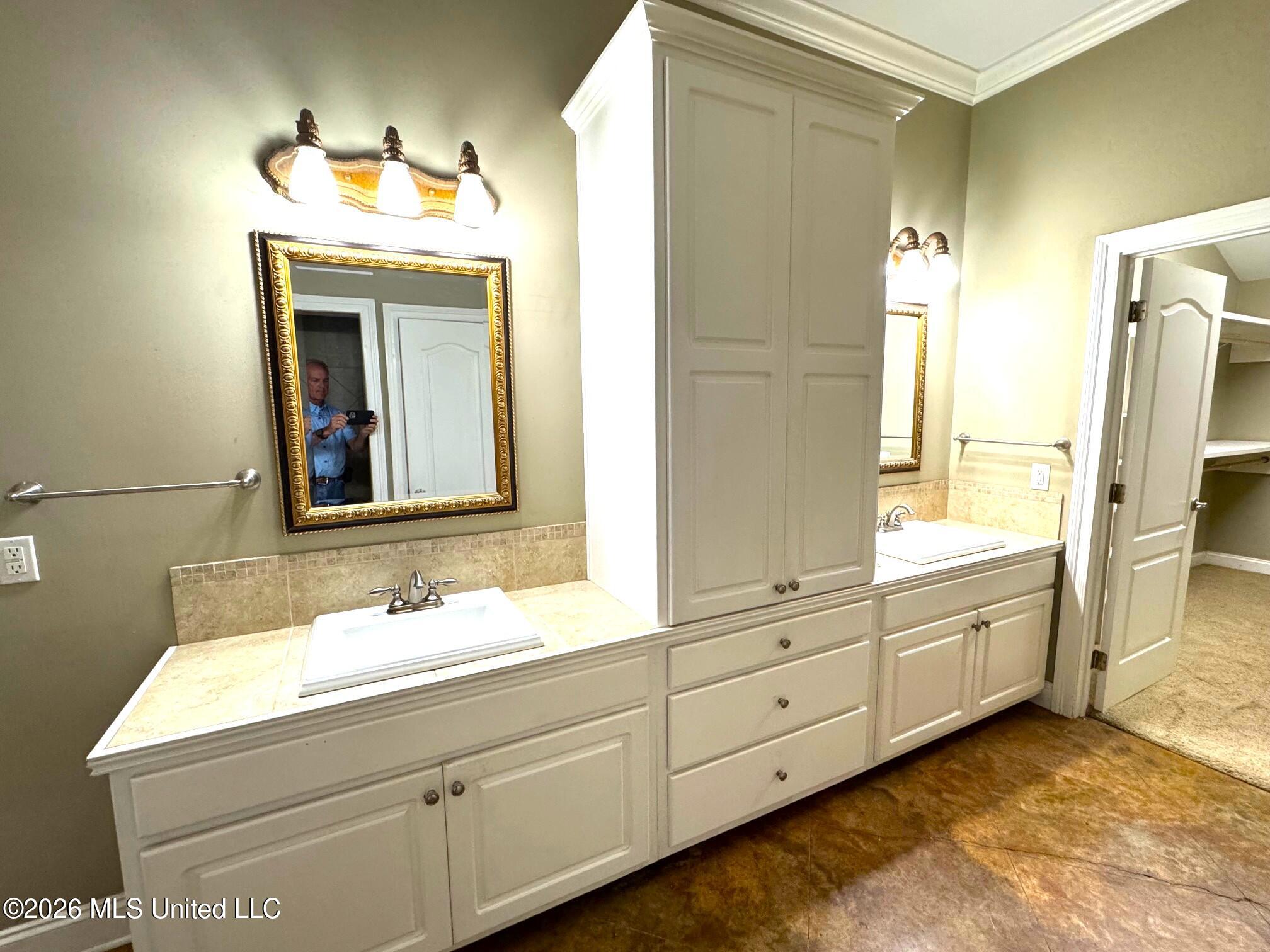 1038 Deerfield Road Summit, MS 39666 - Photo 18 of 32 Primary vanities