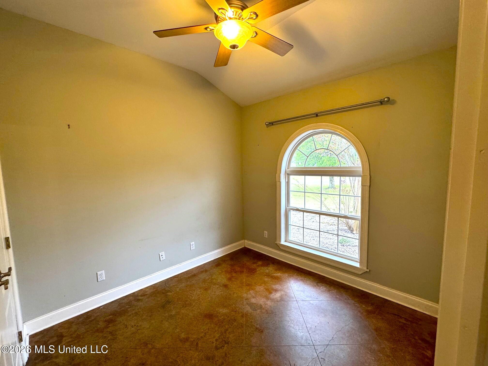 1038 Deerfield Road Summit, MS 39666 - Photo 28 of 32 Office/BR #4