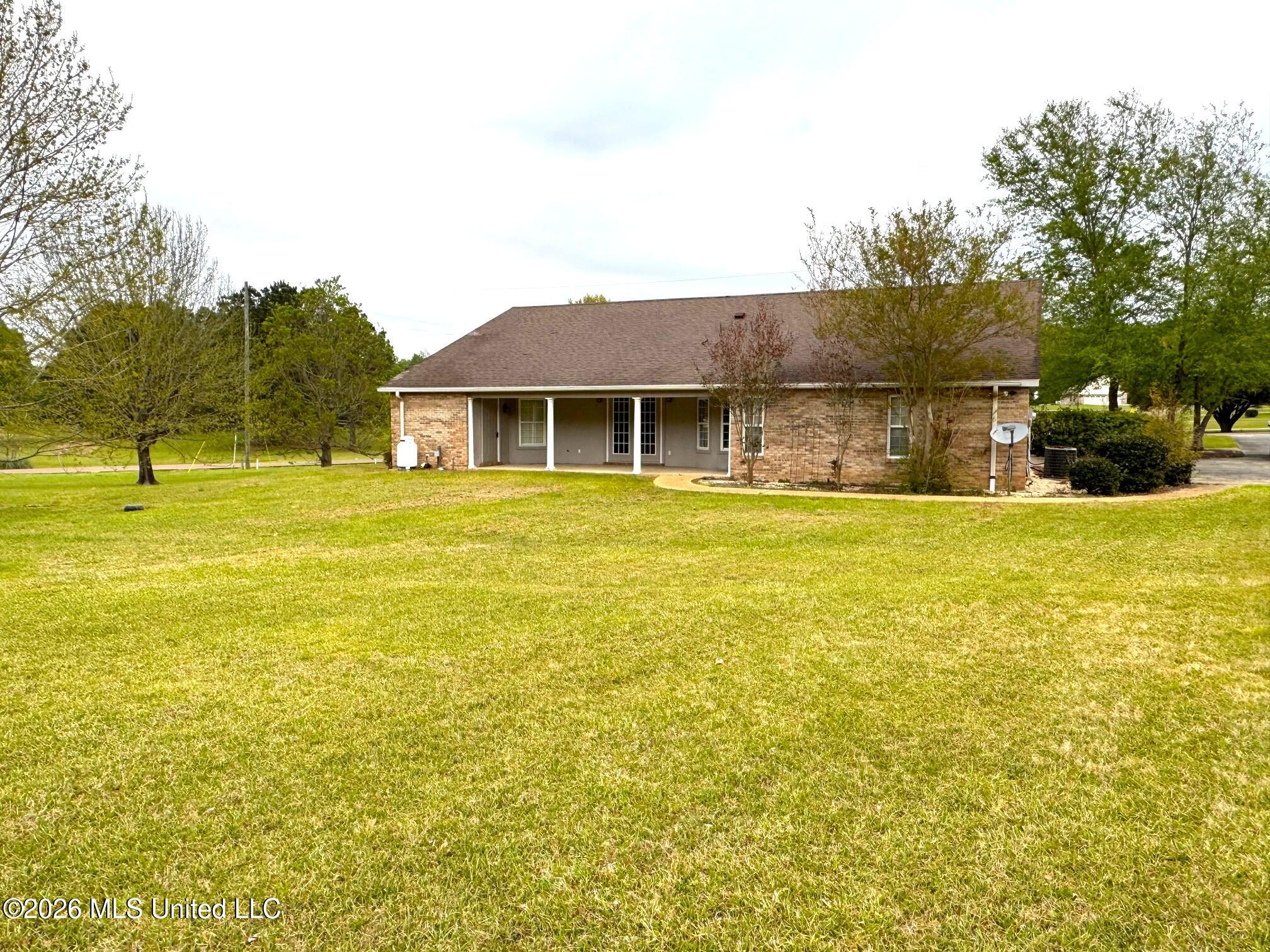 1038 Deerfield Road Summit, MS 39666 - Photo 4 of 32 Rear