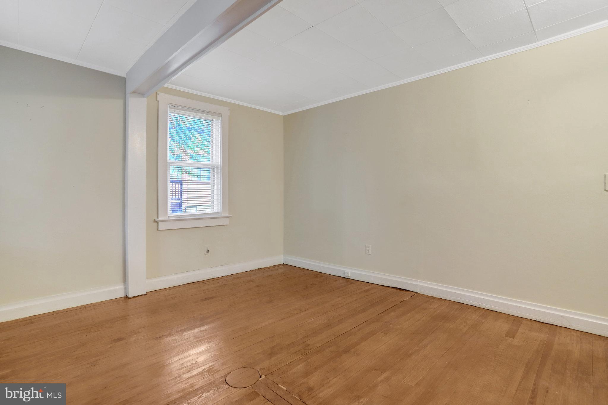 2621 2nd Road North Arlington, VA 22201 - Photo 17 of 44 an empty room with windows