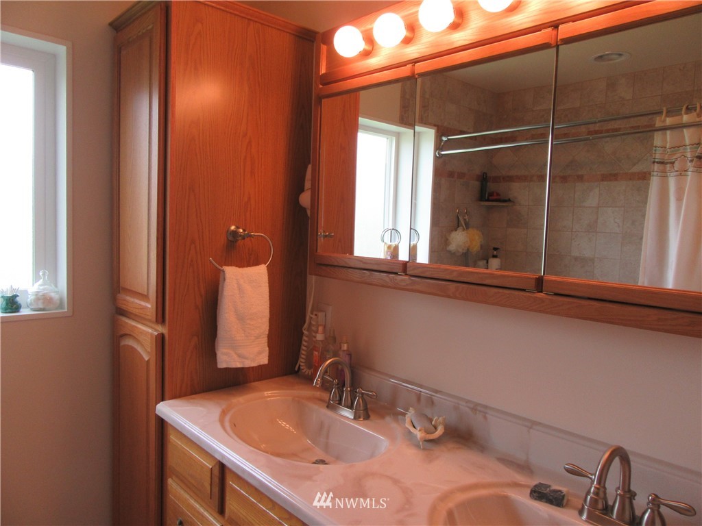 2634 East Badger Road Everson, WA 98247 - Photo 10 of 25 Gallery Image 10