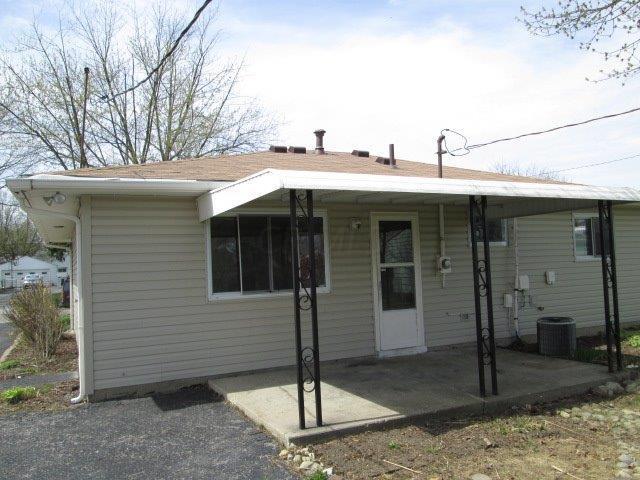 134 Redmond Road Columbus, OH 43228 - Photo 3 of 16
