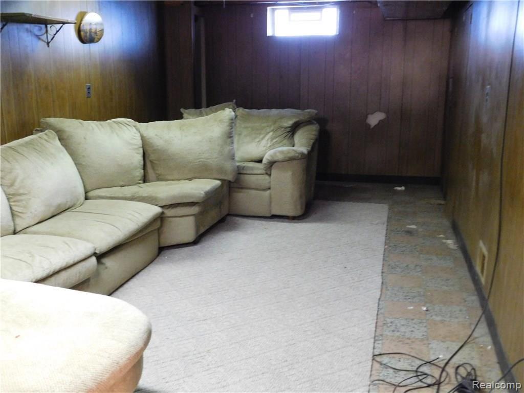 25156 Hayes Road Roseville, MI 48066 - Photo 26 of 30 DSCN0667.JPG