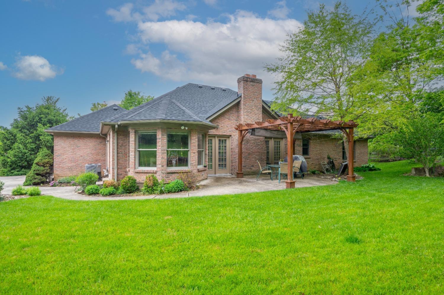 10024 Pebble Ridge Lane Cincinnati, OH 45252 - Photo 33 of 36 Gallery Image 33