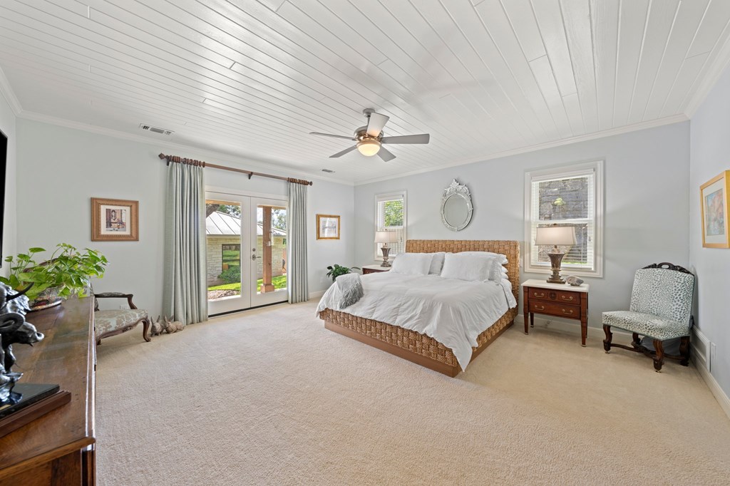 407 Spring Mill Drive Kerrville, TX 78028 - Photo 12 of 38