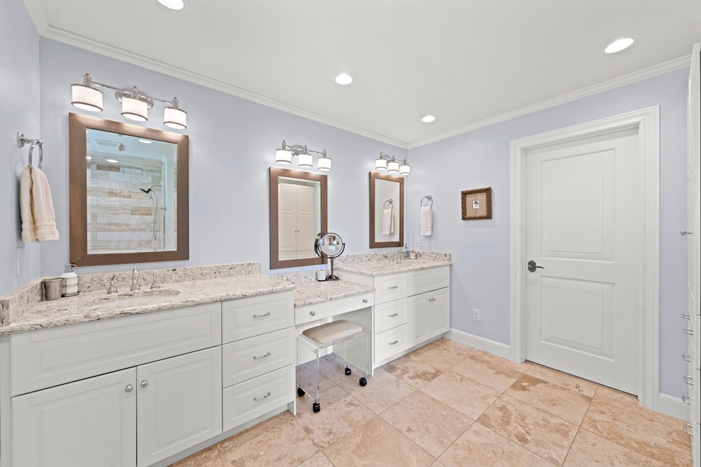 407 Spring Mill Drive Kerrville, TX 78028 - Photo 13 of 38