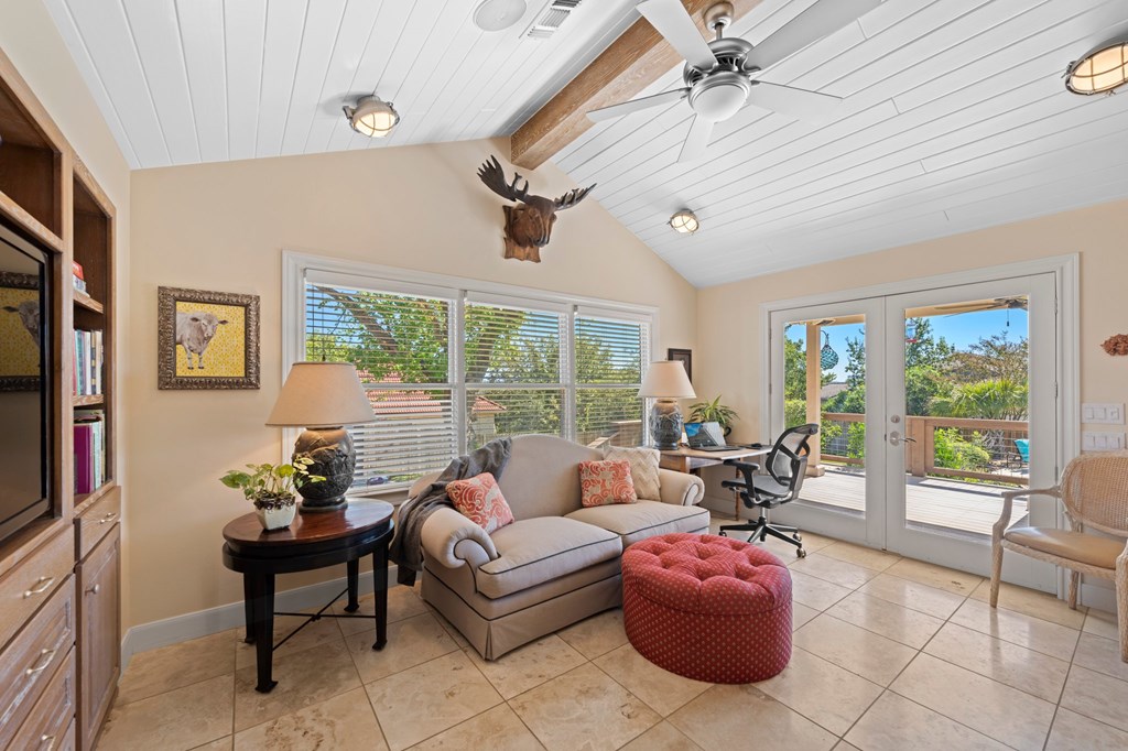 407 Spring Mill Drive Kerrville, TX 78028 - Photo 21 of 38