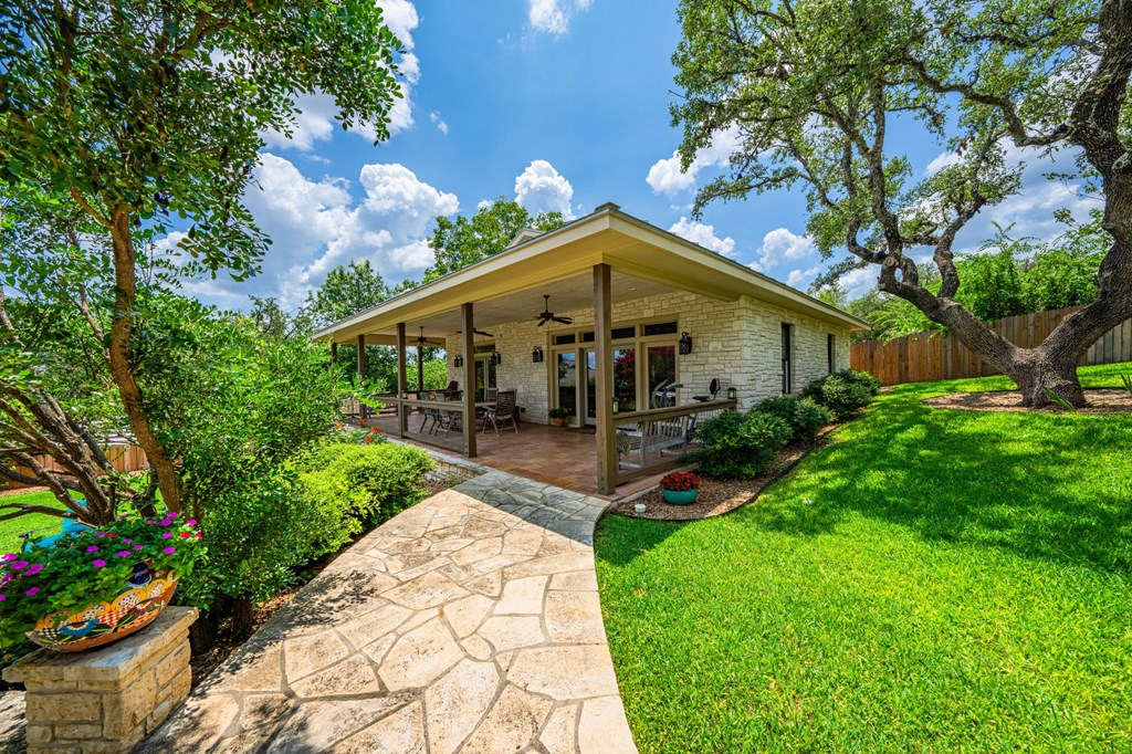 407 Spring Mill Drive Kerrville, TX 78028 - Photo 26 of 38