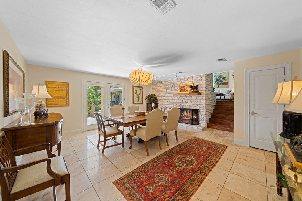 407 Spring Mill Drive Kerrville, TX 78028 - Photo 10 of 38