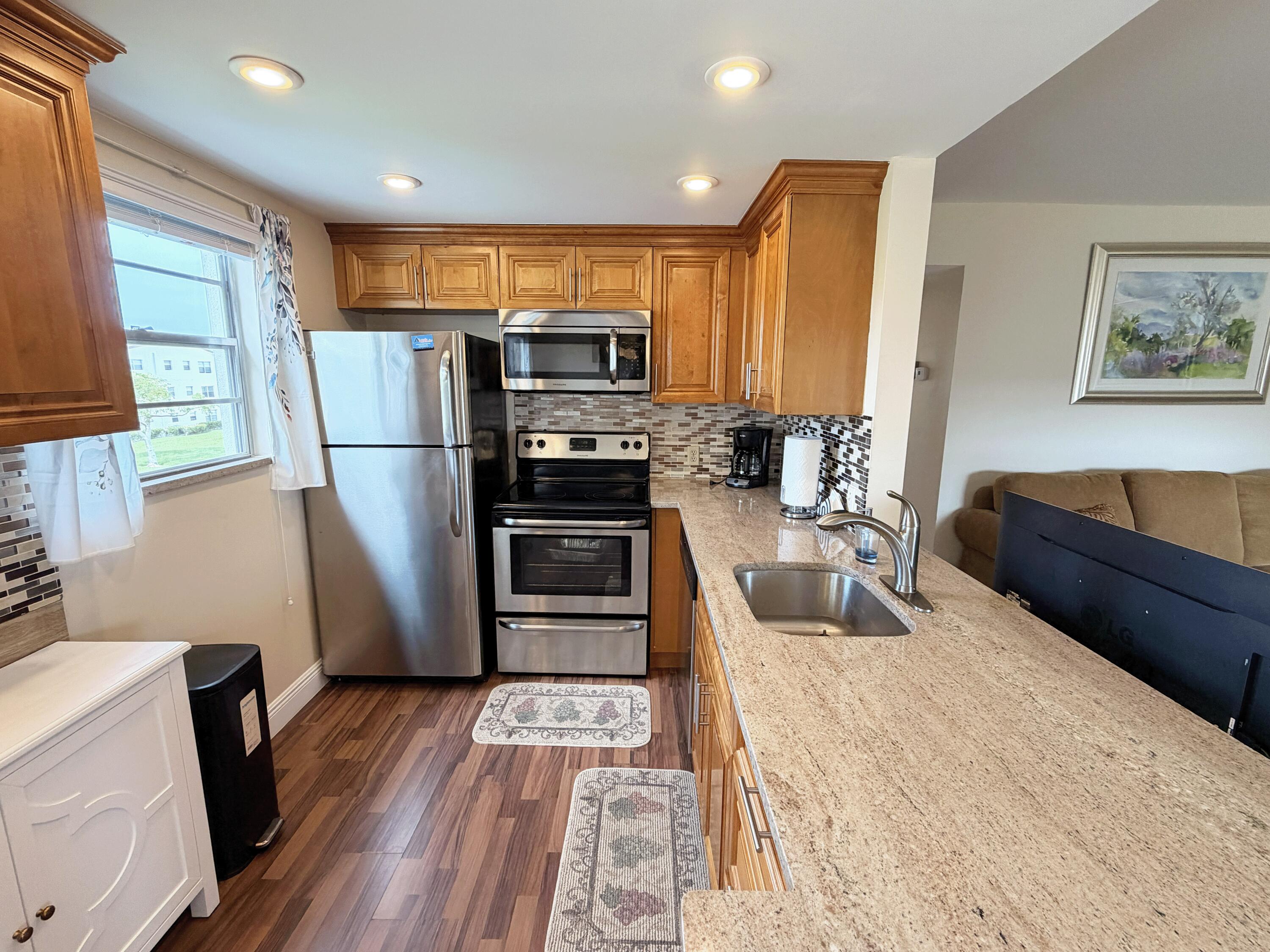 375 Mansfield I Boca Raton, FL 33434 - Photo 1 of 15 kitcehn