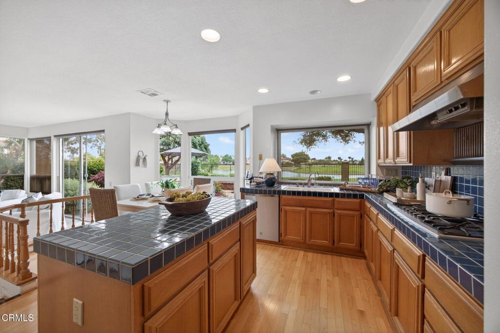 2220 Pebble Beach Trail Oxnard, CA 93036 - Photo 15 of 76