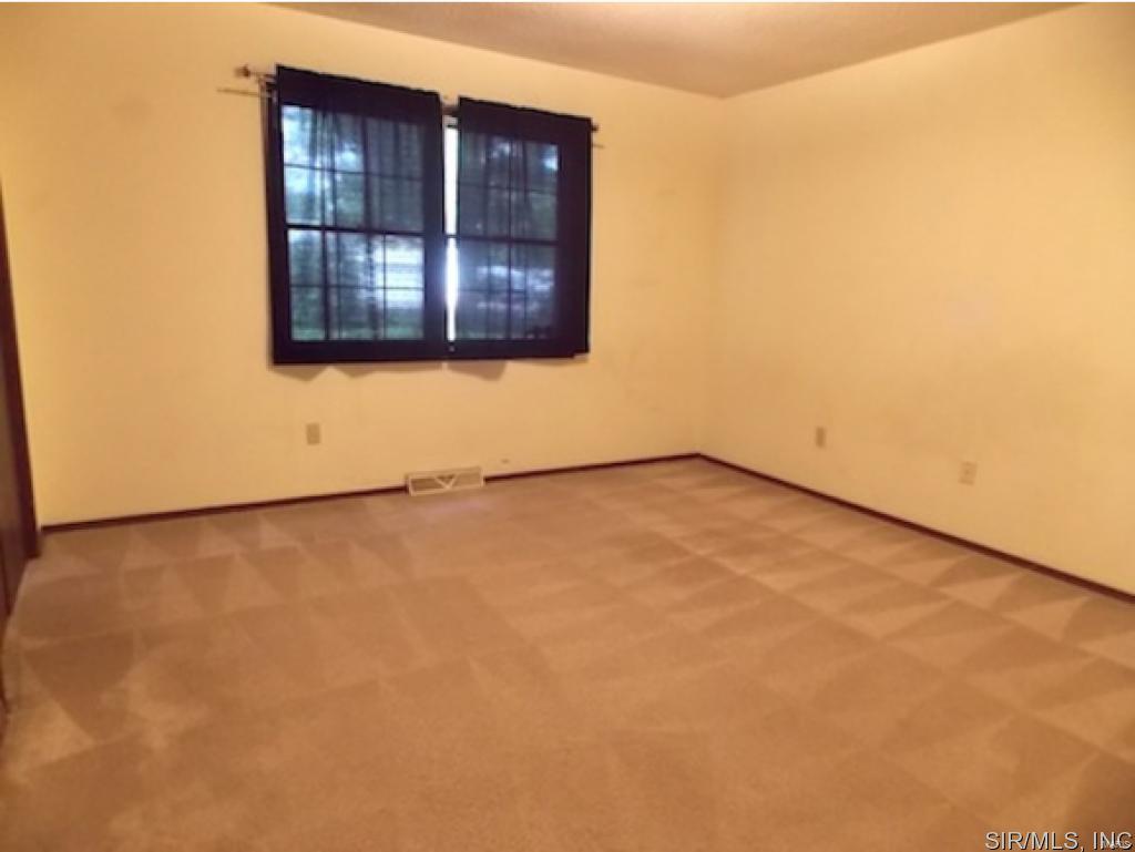 1105 Eisenhower Road, Unit A Mascoutah, IL 62258 - Photo 9 of 10