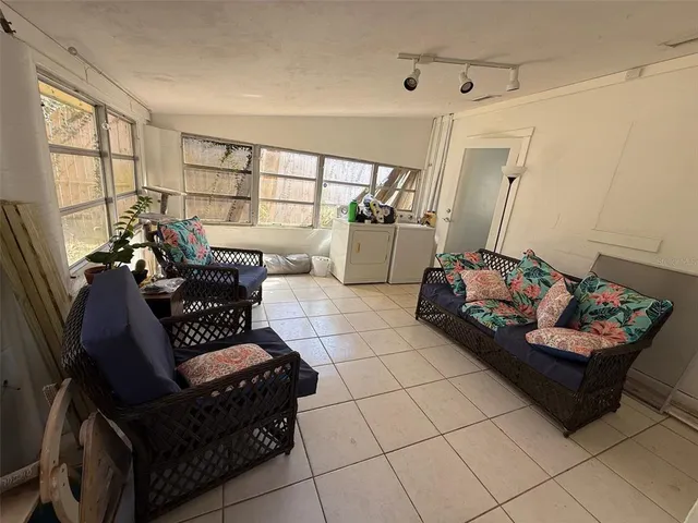 $195,000 | 1020 Northeast 1st Avenue, Gainesville, FL 32601