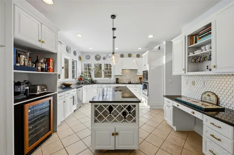 $1,389,750 | 1 Canaan Circle, South Salem, NY 10590