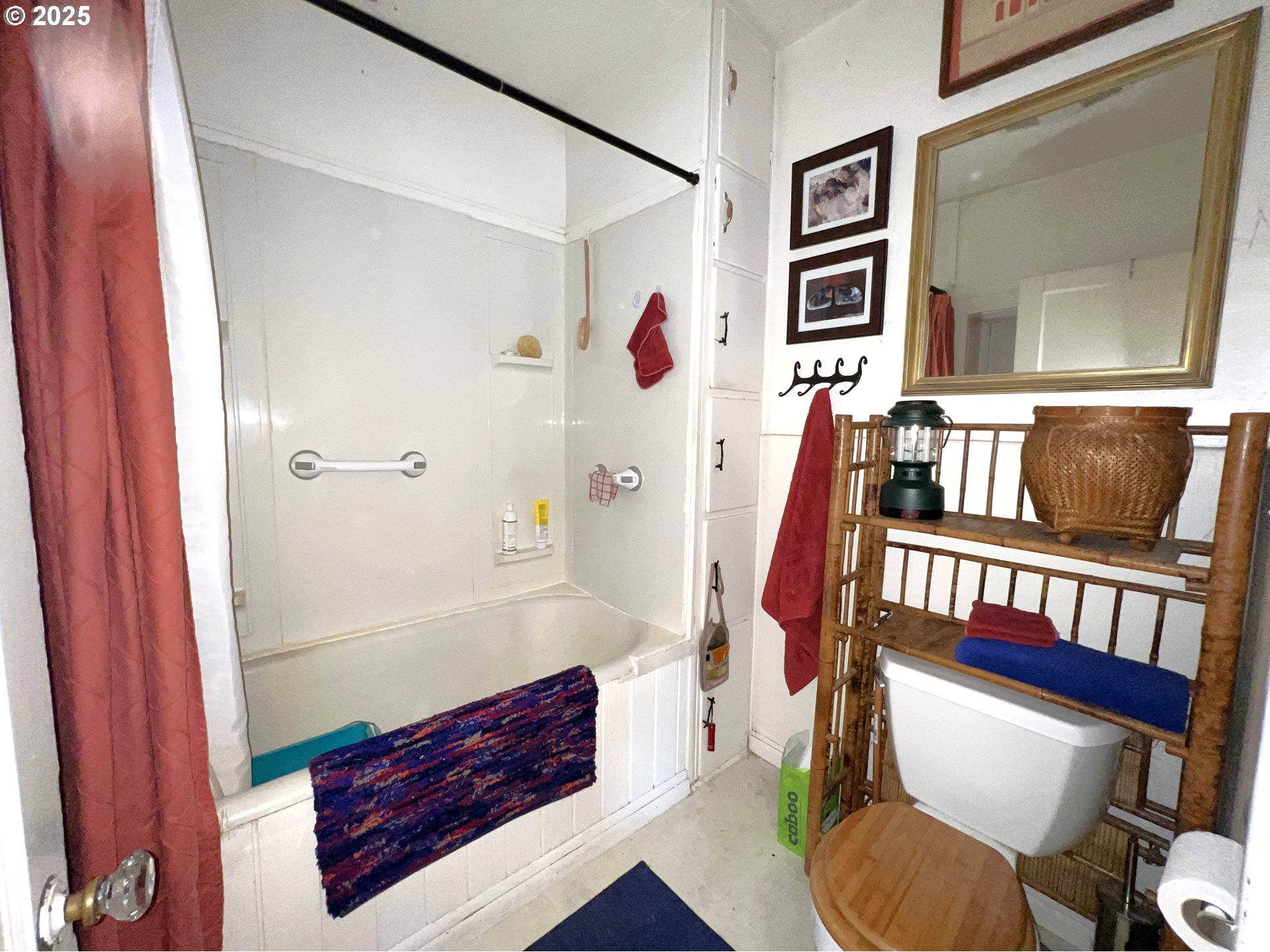 860 8th Terrace Coos Bay, OR 97420 - Photo 15 of 22 a living room with furniture and a window