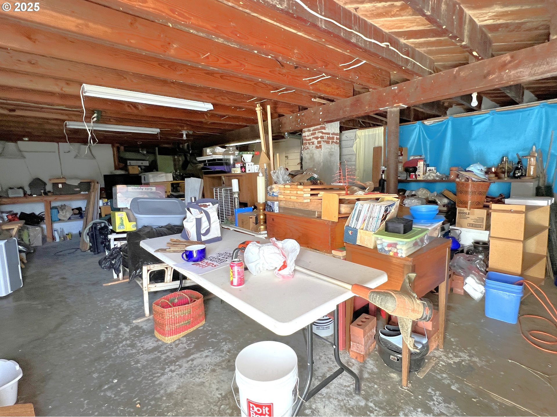 860 8th Terrace Coos Bay, OR 97420 - Photo 18 of 22 a outdoor space with furniture